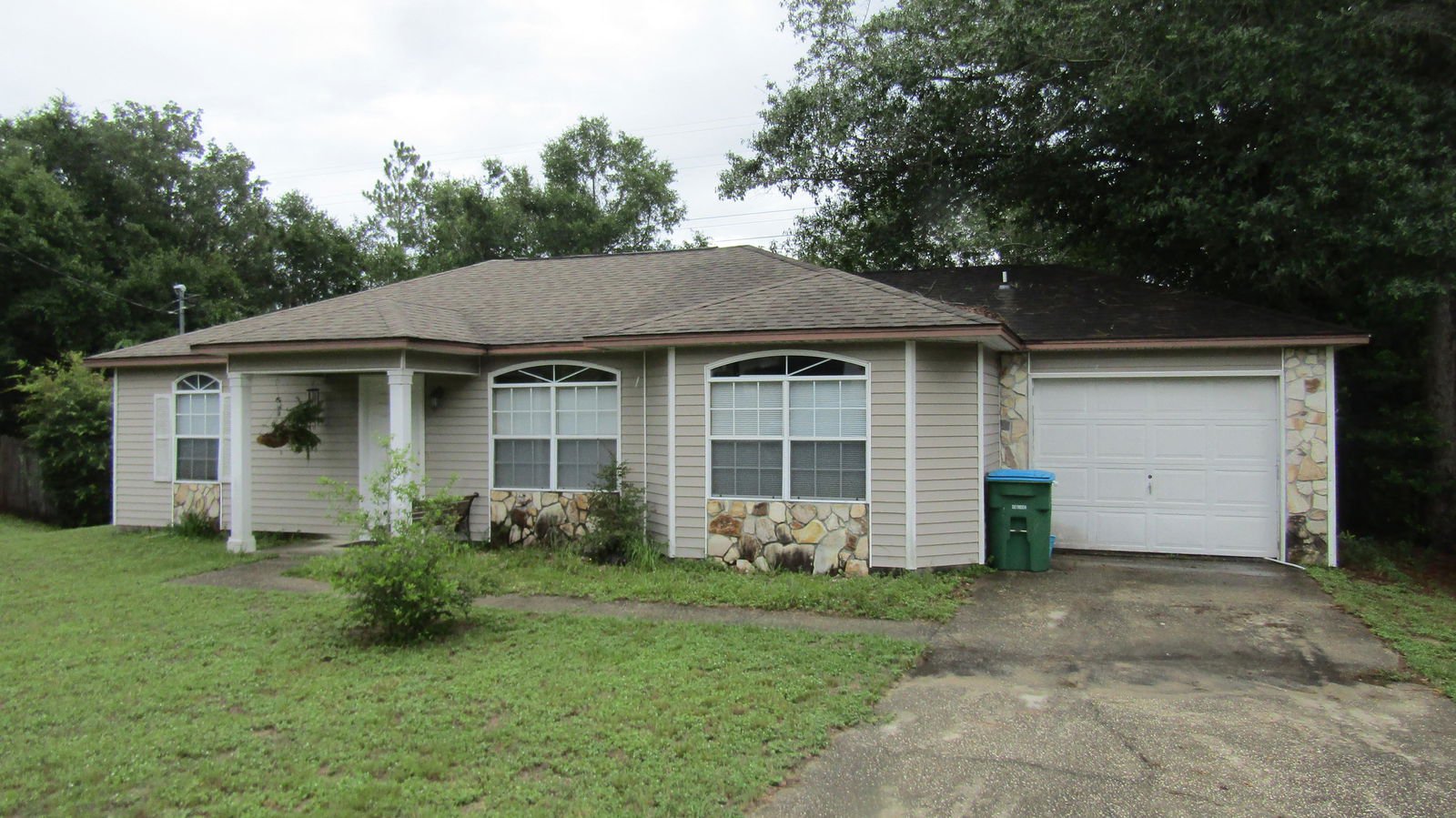 163 Oak Terrace Drive, Crestview, 32539