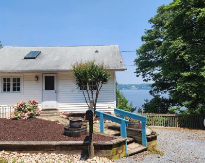 328 S Riverside Dr S, Crownsville