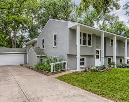 2316 Hillview Road, Mounds View