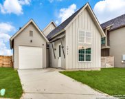 1913 Ludwig Pt, New Braunfels image