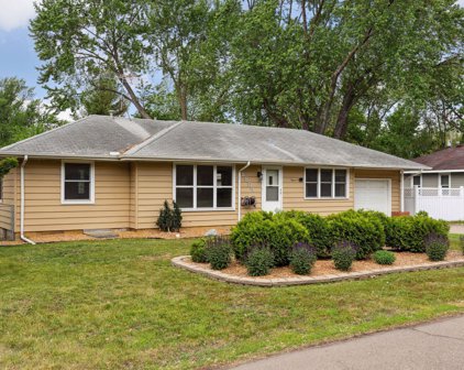 5809 W Broadway Avenue, Crystal