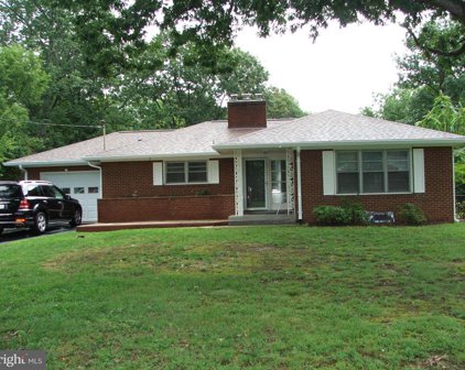 6613 Hackberry St, Springfield