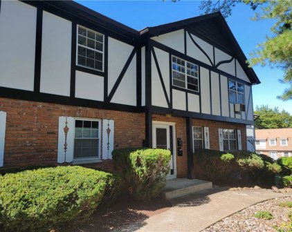 41 Parkside Drive, Suffern