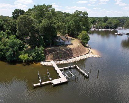301 W Haven Dr, Severna Park