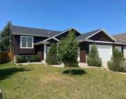 2748 Heritage Dr Nw, Minot image