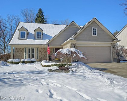 1101 EQUESTRIAN, South Lyon