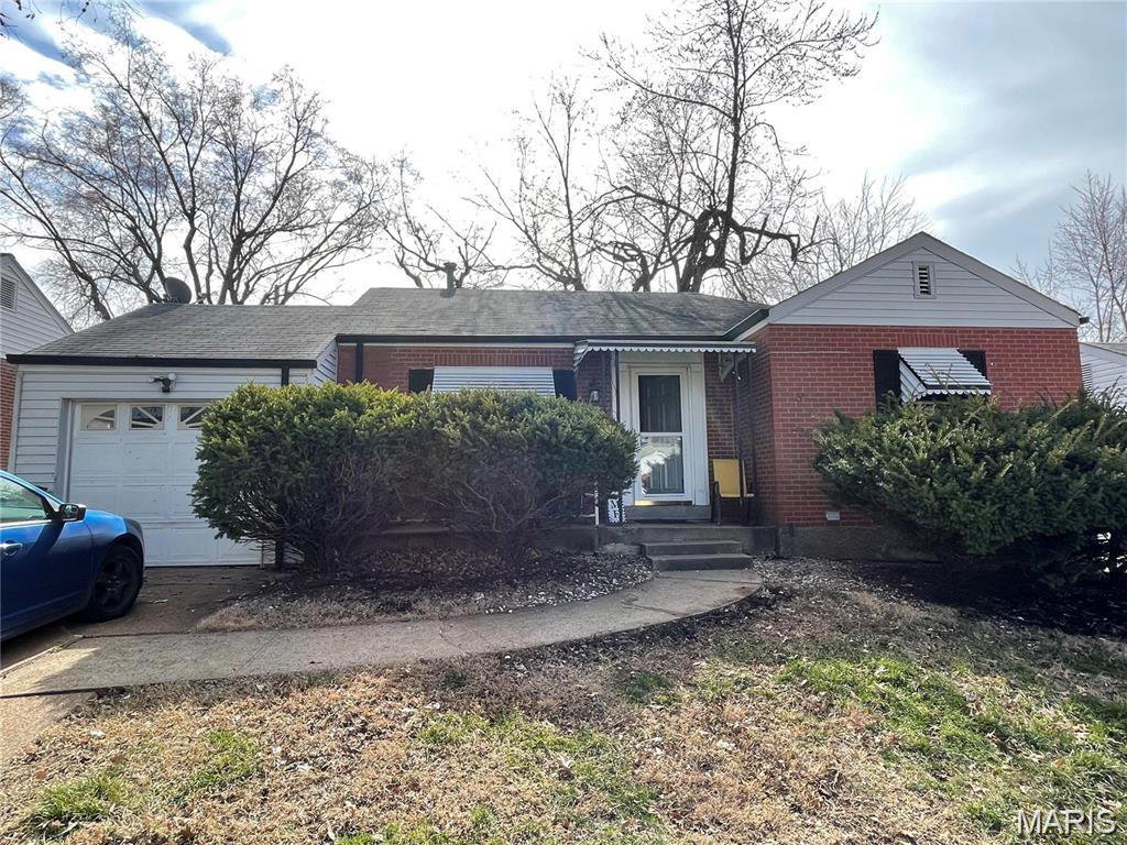 8960 Whitstone Ct, Jennings, 63136