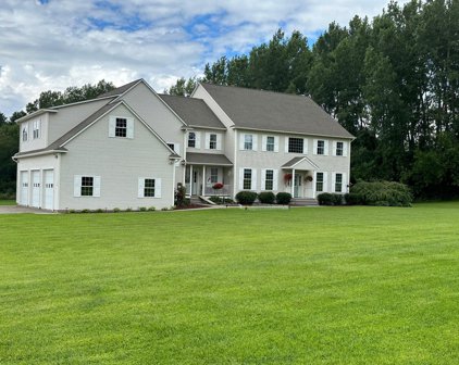 195 Poor Farm Road, Colchester
