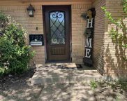 702 W Oak Street, Olney image