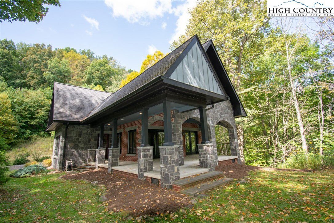 572 Stonegate Lane, Creston, 28615