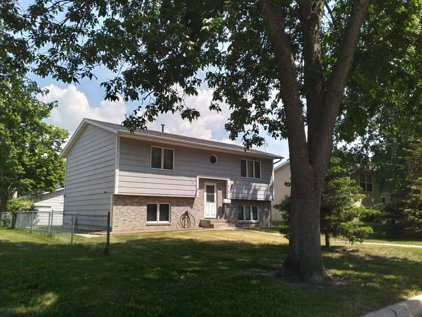 812 10th Avenue SE, Saint Cloud