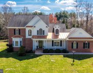 8 Mystic Ln, Round Hill image