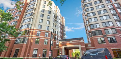 2220 Fairfax Dr Unit #704, Arlington