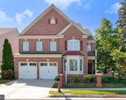 5815 Falls Gate Ct, Falls Church image