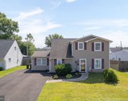 40 Noblewood Ln, Levittown image
