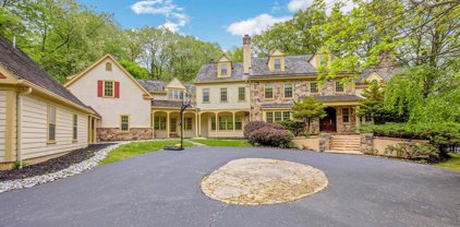 20 Sleepy Hollow Dr, Newtown Square
