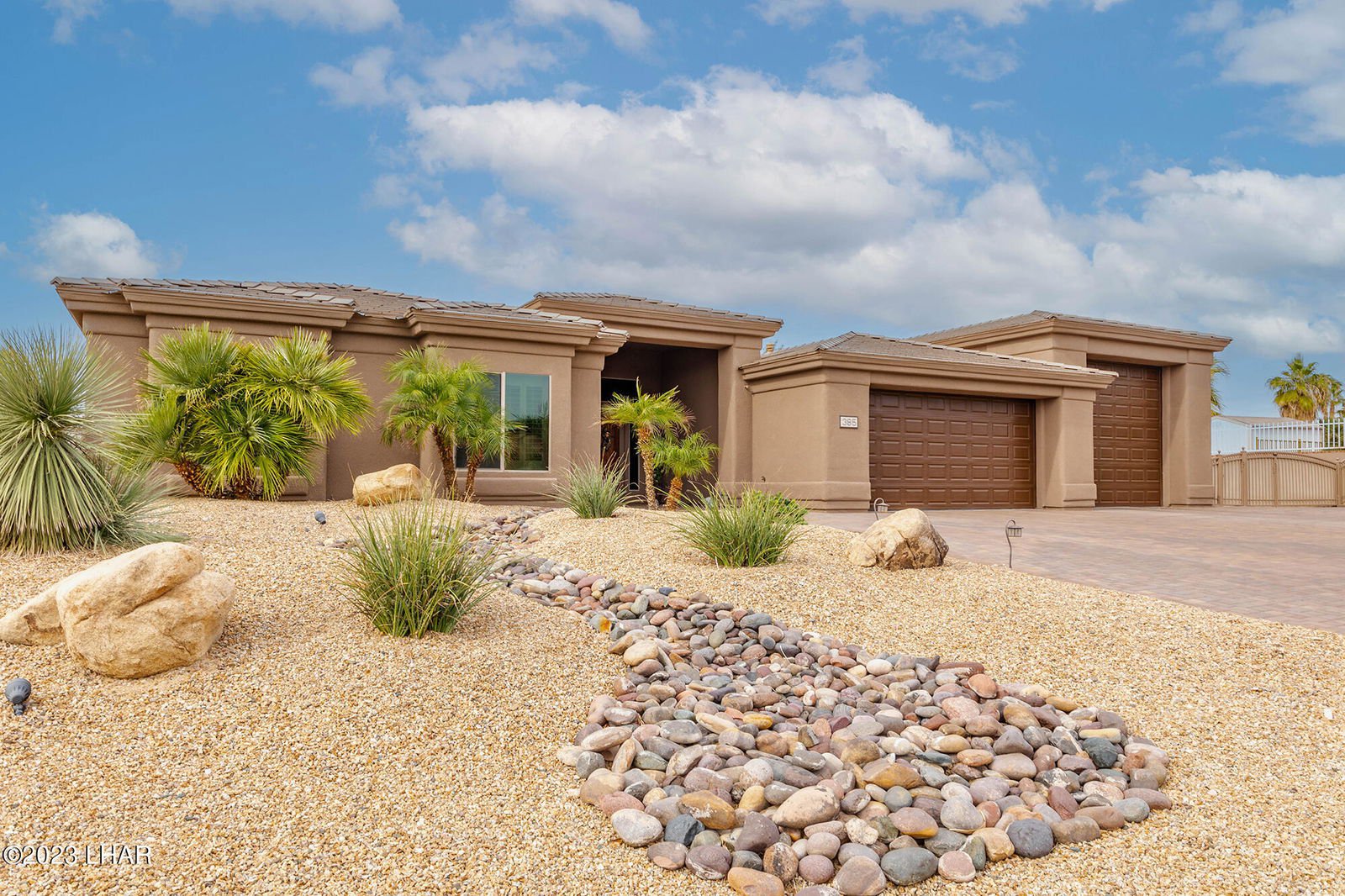 385 Jones Dr, Lake Havasu City, 86406