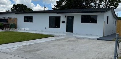 1260 W 32nd St, Hialeah