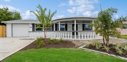 3844 Darlington Road, Holiday