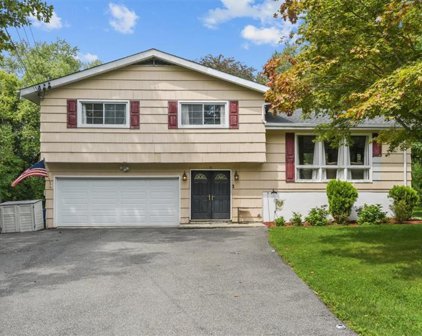18 Center Drive, Mahopac
