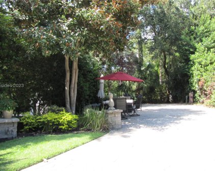 133 Arrow Rd #102, Hilton Head Island