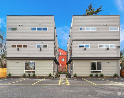 11313 B Corliss Avenue N, Seattle