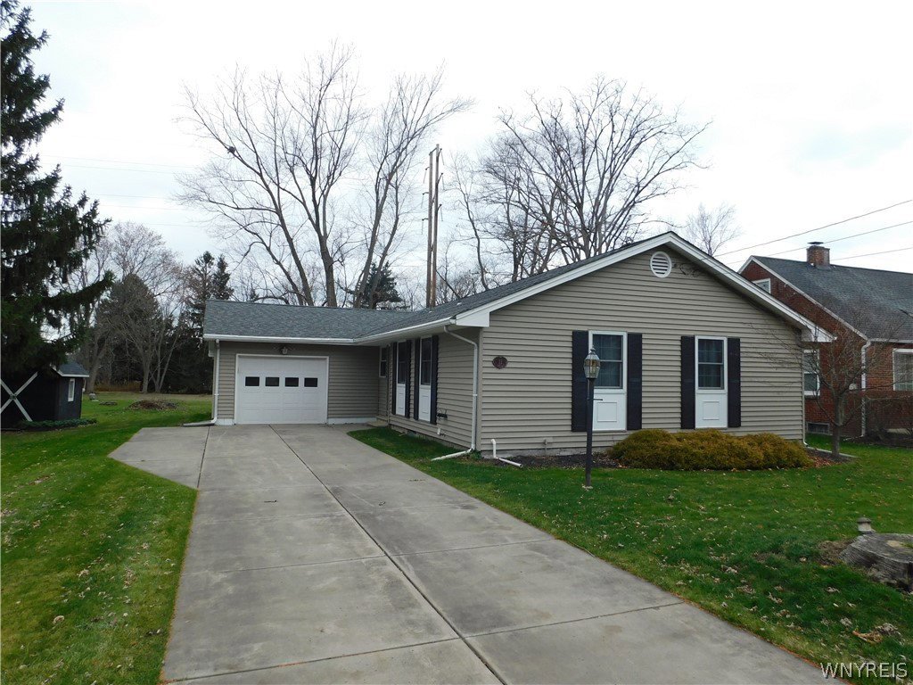 12 Lorain Street, Evans, 14006