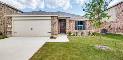 1615 Luckenbach  Drive, Forney