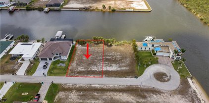 1722 Nw 43rd  Avenue, Cape Coral