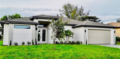 3562 NE 8th Place, Cape Coral