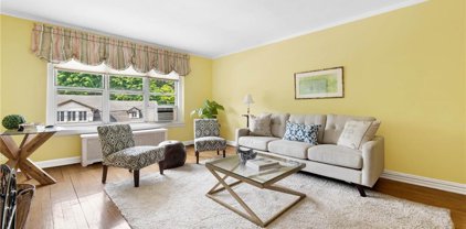 250 Bronxville Road Unit #2A, Bronxville