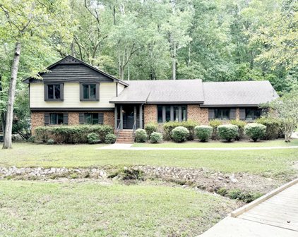 810 Ellynn, Cary