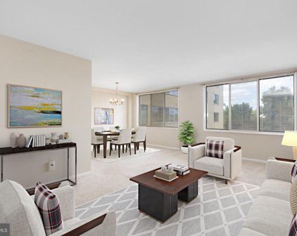 6631 Wakefield Dr Unit #219, Alexandria