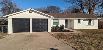 312 Bowles  Court, Kennedale