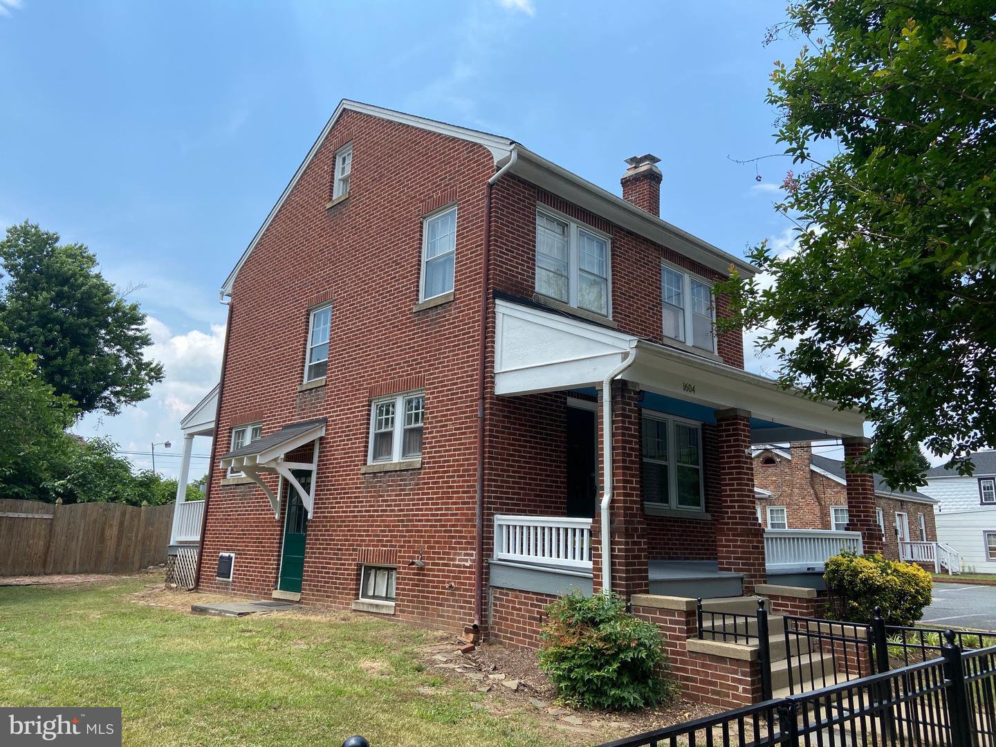 Fredericksburg Realty offers 1604 Caroline Street, Fredericksburg