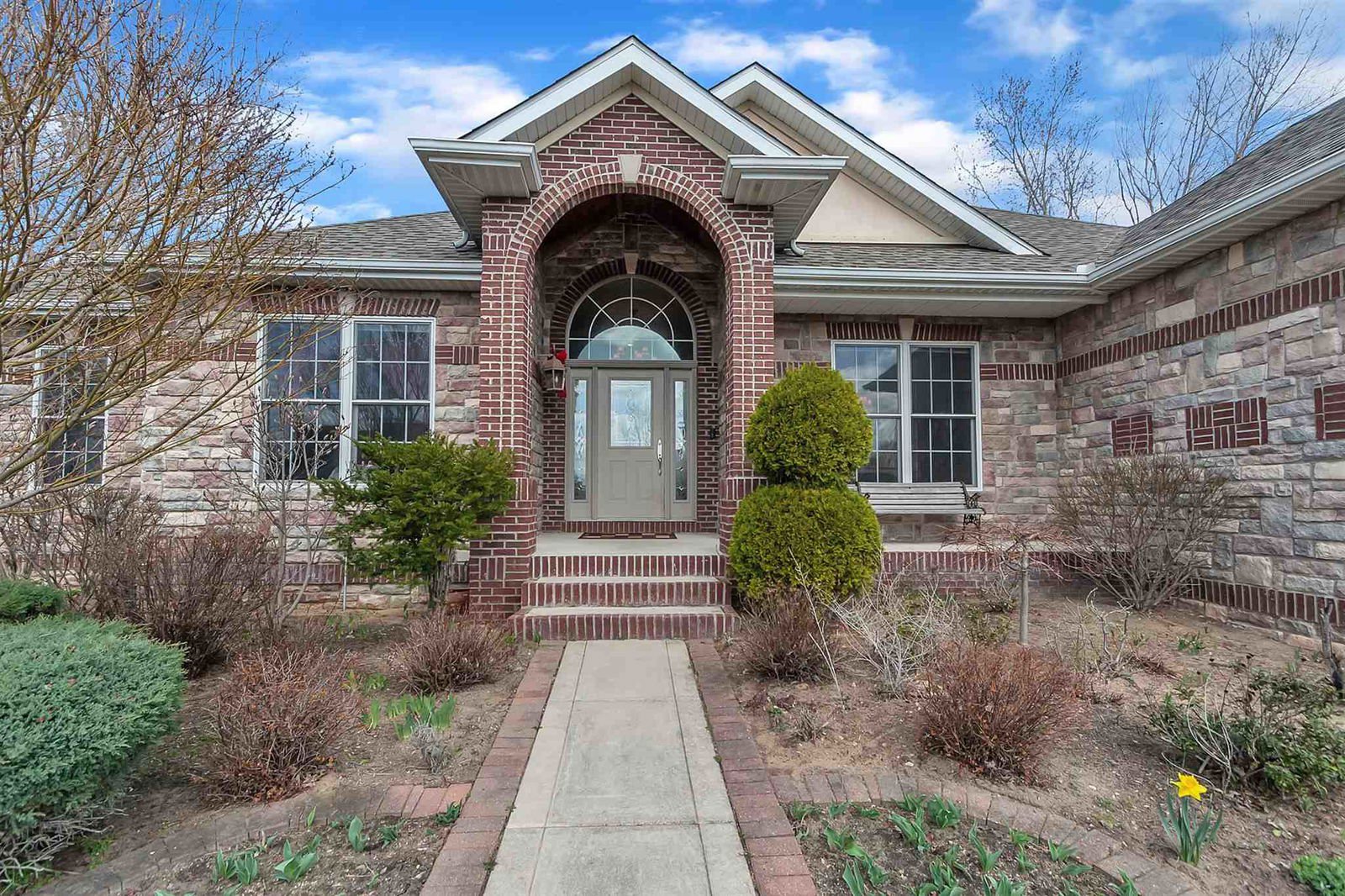 11187 S Lake Drive, Granger, 46530