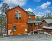 2052 Cougar Crossing Way, Sevierville image