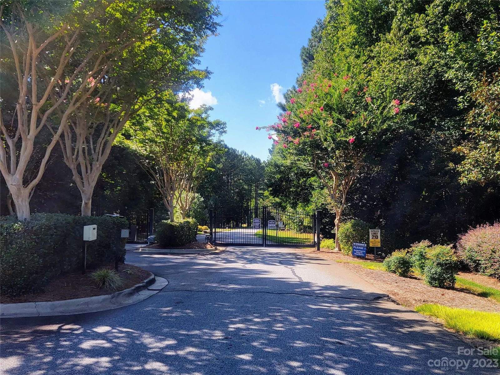 5109 Pelican Point, Denver, 28037