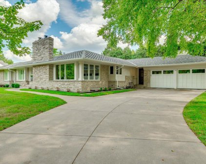 14 Woodland Road, Edina