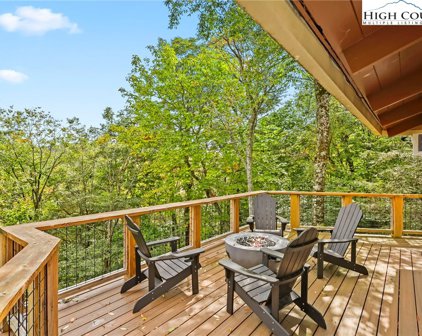 228 Birchwood Lane, Beech Mountain