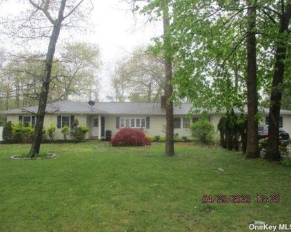 6 Tilney Avenue, Medford
