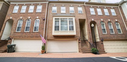 818 Rivergate Pl, Alexandria