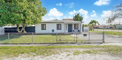 910 E 36th St, Hialeah