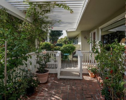 60 Lupin LN, Carmel Valley