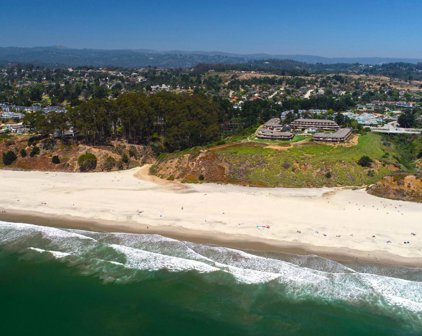 214 Seascape Resort DR, Aptos