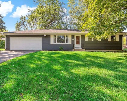 8509 Fairview Avenue N, New Hope