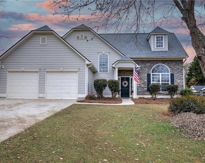 302 Hollybush Court, Ball Ground