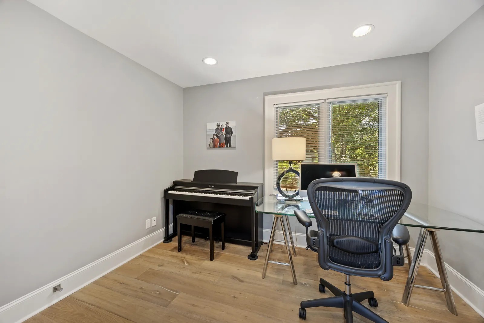First floor office, photograph 1