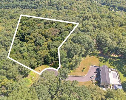 3 Taxter Ridge Lane, Irvington