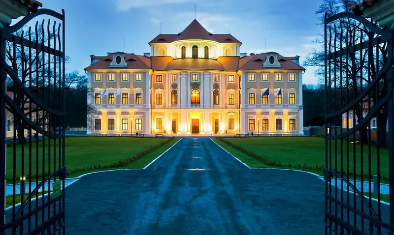 Kings Point neighborhood photograph